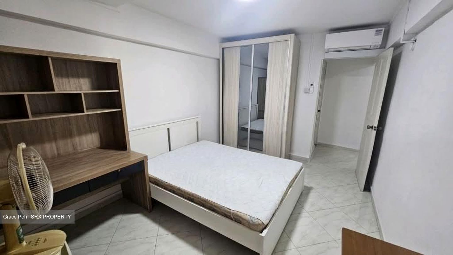 Blk 240 Yishun Ring Road (Yishun), HDB 5 Rooms #546695571